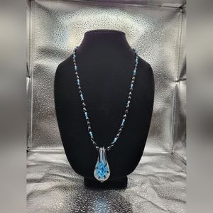Beautiful blue & black necklace. SIZE 24inches